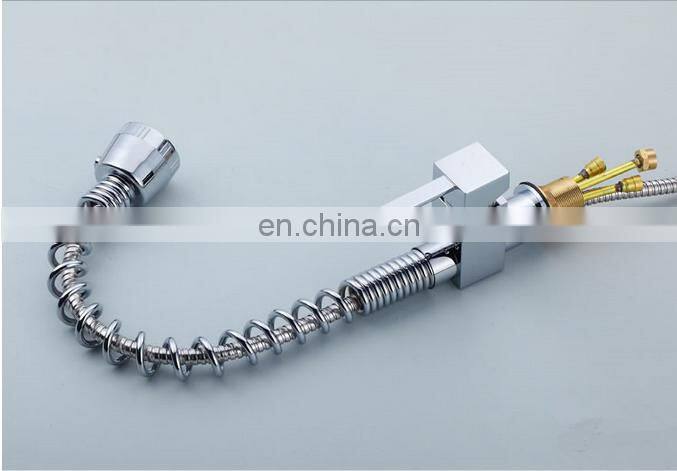 Unique Design Deck Mounted Single Handle Pull Out Kitchen Faucet