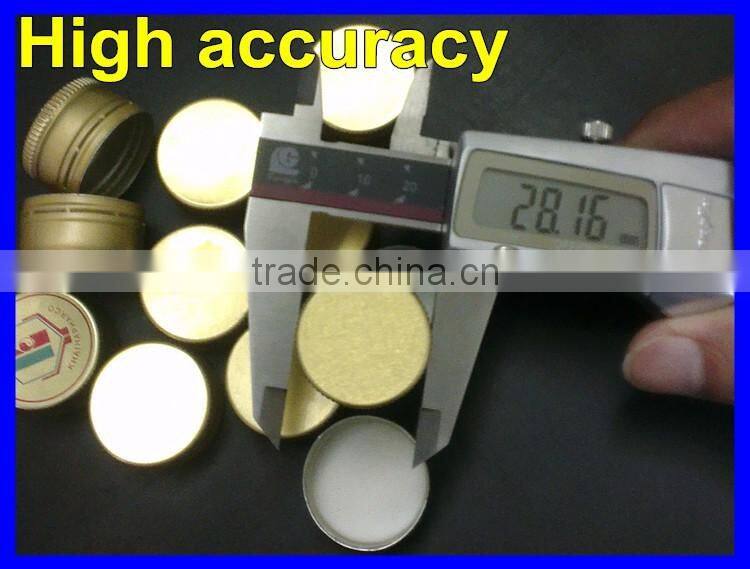 Trade assurance factory price Capping machine semi automatic,glass bottle capping machine