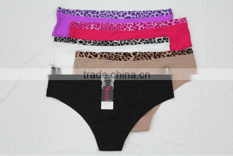 2014 Latest Design Seamless Bonded Thong Underwear Woman
