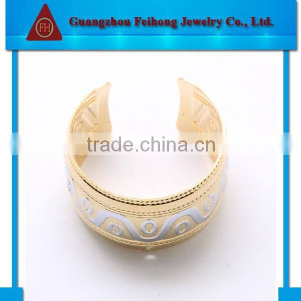 New fashion and best price jewelry gold bracelet connected ring