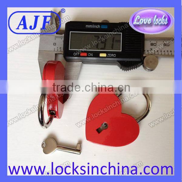 red heart love padlock for lovers and 2014 valentines day gift