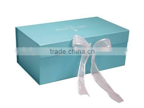 Luxury foldable magnetic closure cardboard gift box