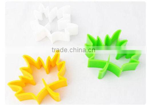 Maple Leaf Designed Chocolate Cake Cookie Biscuit Mold Cutter 3 Random Colors China
