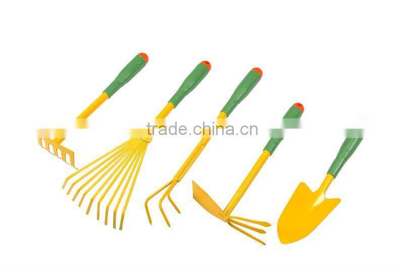 STURDY EASY-GRIP HANDLE GARDEN TOOL