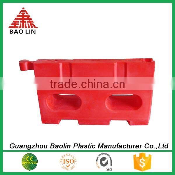 Plastic water barrier fence