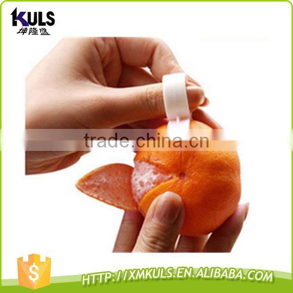 Ring cut plastic opener for orange pomelo peel