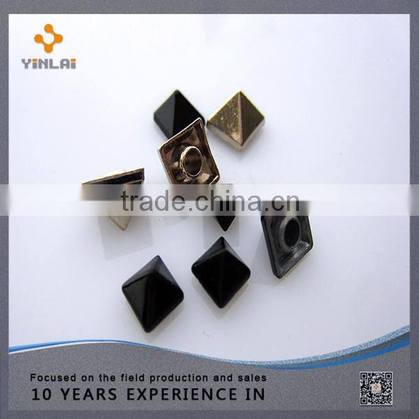 Alibaba China Metal Brass Carving Rivets For Bags