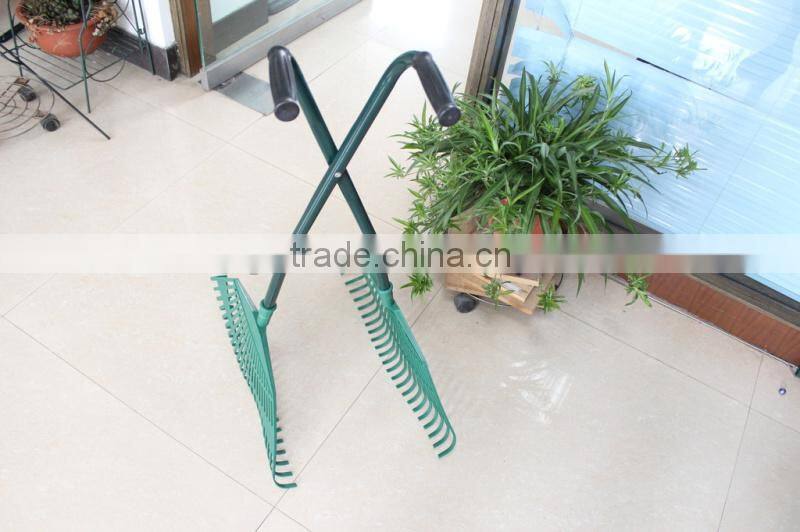 Long Handle Garden Plastic Leaf Grabber
