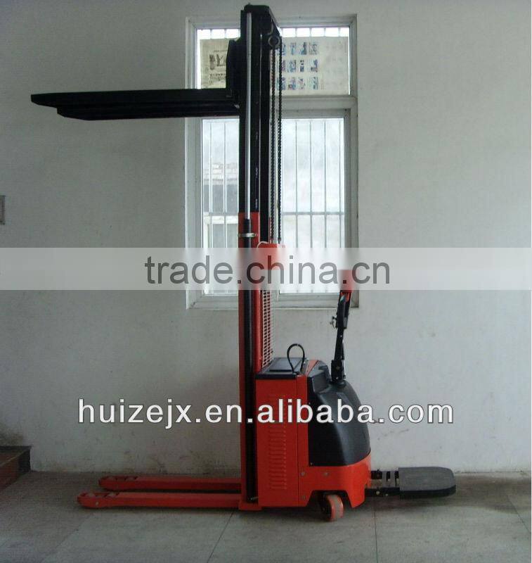 Electric battery stacker truck