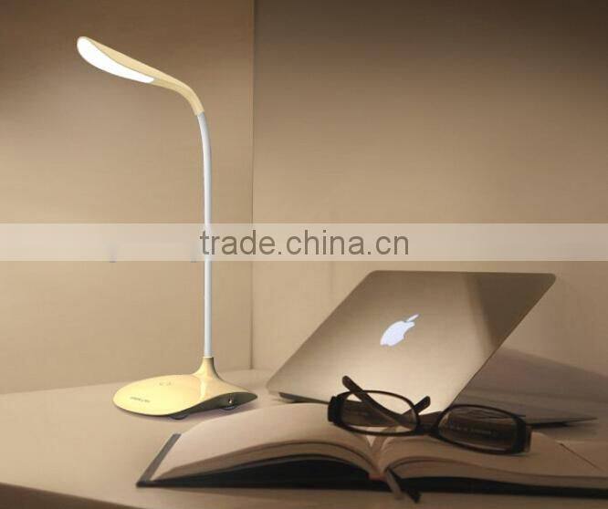 Supply Creative fashion USB charging light adjustable LED lamp / folding table lamp
