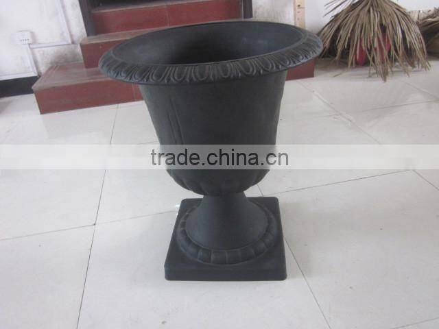 Recyclable decorative garden urns - GreenShip