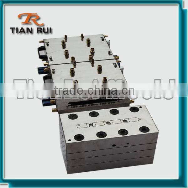 PE/PVC wide profile extrusion mold