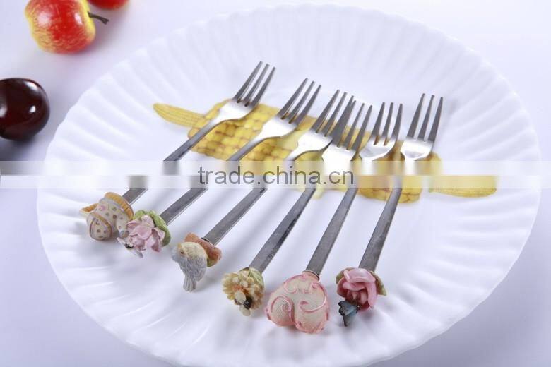 Fashion design high quality cake spoon and fork with gife box packing