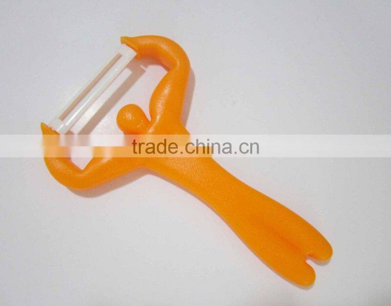 Human Shaped Cucumber Peeler With Single Blister Card