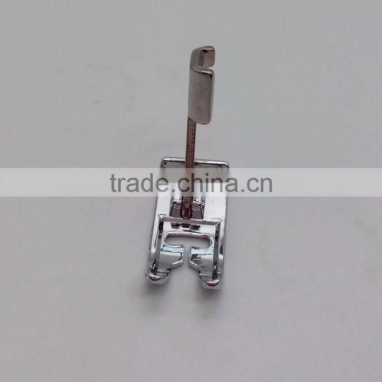 sewing machine Presser Foot # 172075 Zig Zag Slant Shank Metal All Purpose Singer