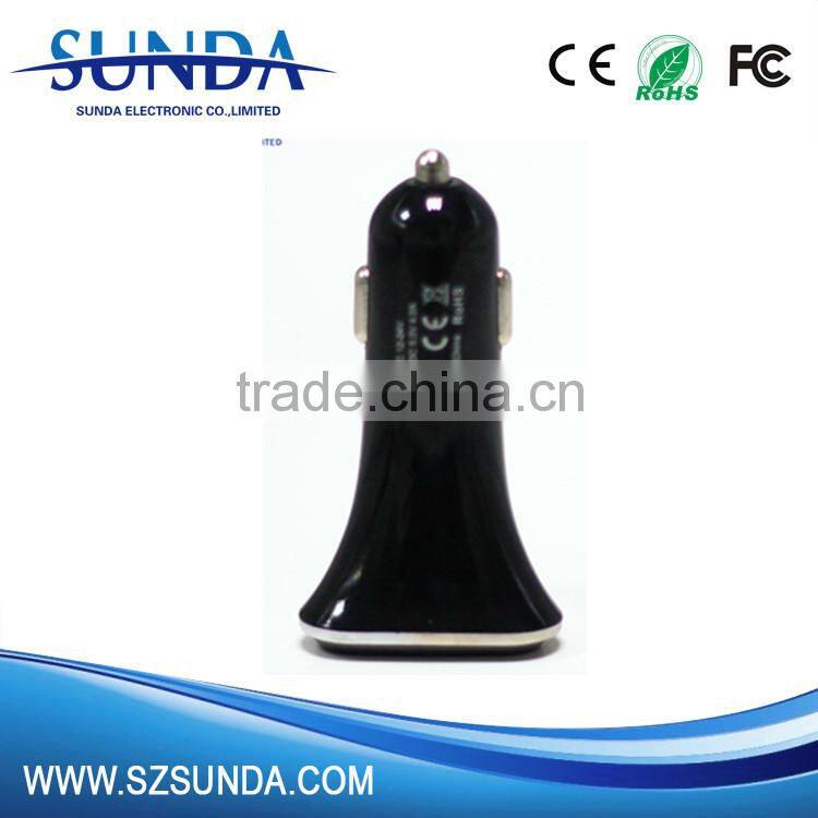 New design white and black color portable 3 usb car charger