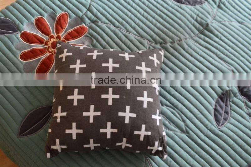 2015 Promotional outdoor nice print polyester seat chair cushion