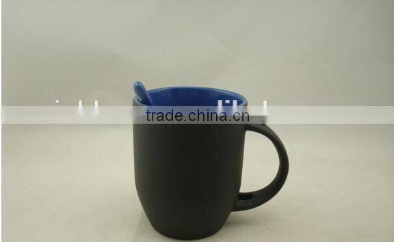 creative magic 11 oz color changing matte outer black and inner color ceramic coffee mug eiyh inserting spoon