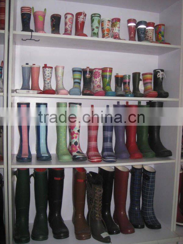 Rubber boots blackish green