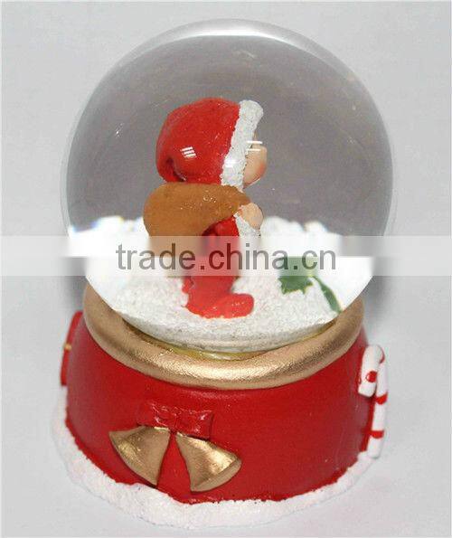 2013 fashional electric resin snow globe