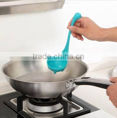 Wholesale Stock Colorful Plastic Stand Soup Spoon