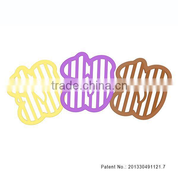 Squirrel shaped design silicone pot mat