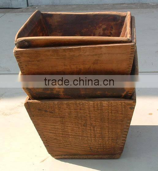 Chinese antique wooden storage baskets with painting
