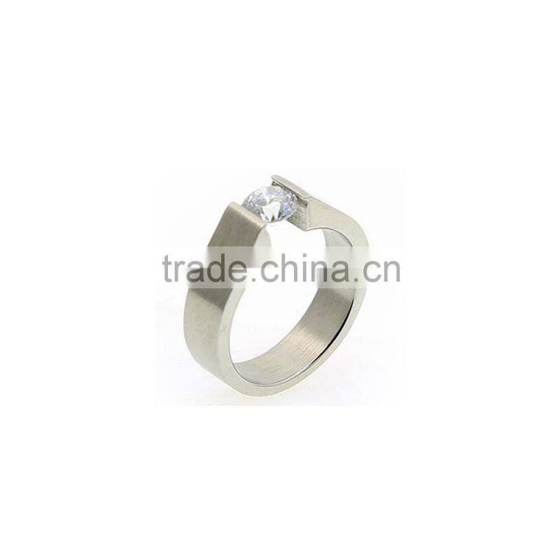 Stainless steel wire cut simple design mattle finished ring jewelry with one cz stone