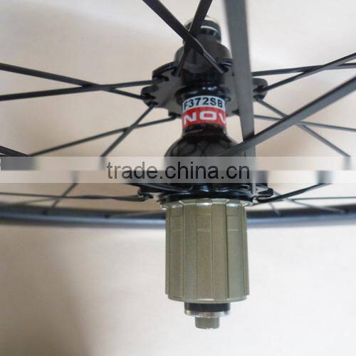 23mm width carbon alloy wheels clincher 60mm depth Aluminum braking surface carbon wheels