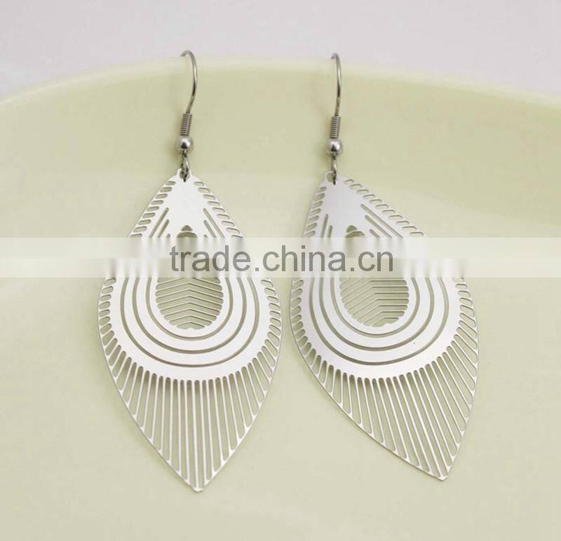 2016 New Arrival Charm Stainless Steel Leaf Earrings