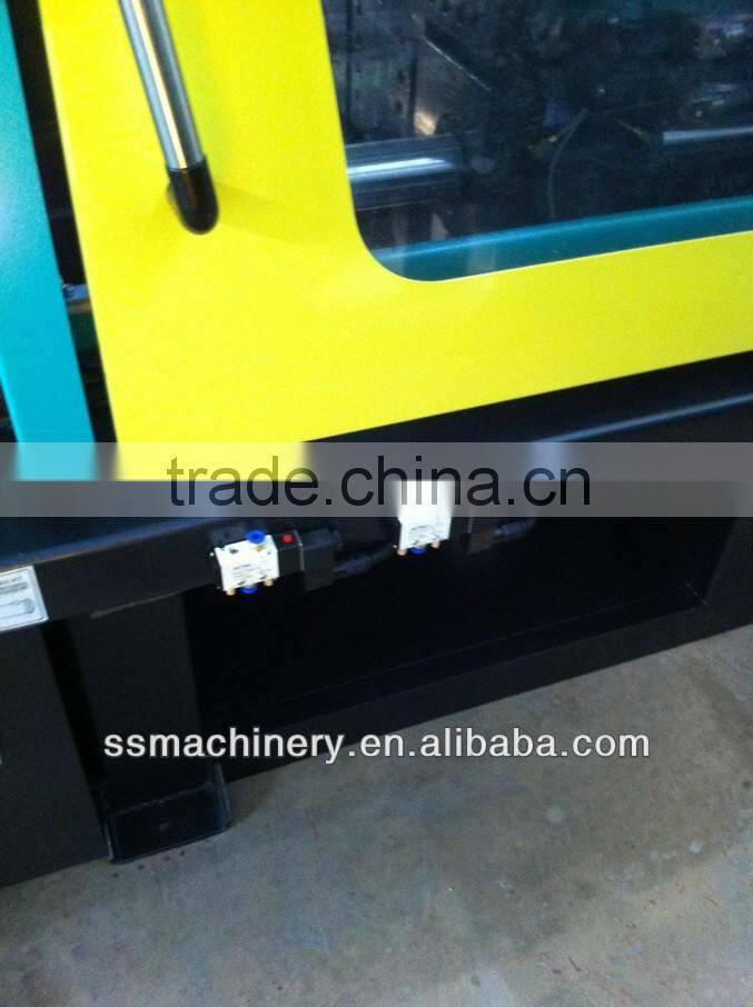 Small injection moulding machine for exportation