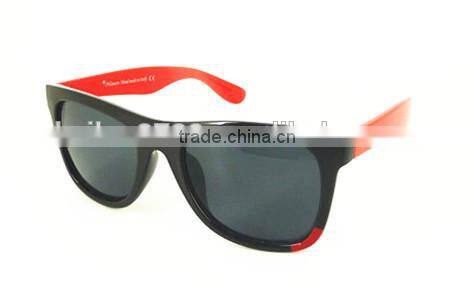 China OEM New Fashion Spectacles Plain Simple Spectacle with Color Film