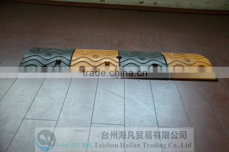 traffic road reflective rubber speed hump for Crossroads/heavy strength rubber speed hump used in Intersection