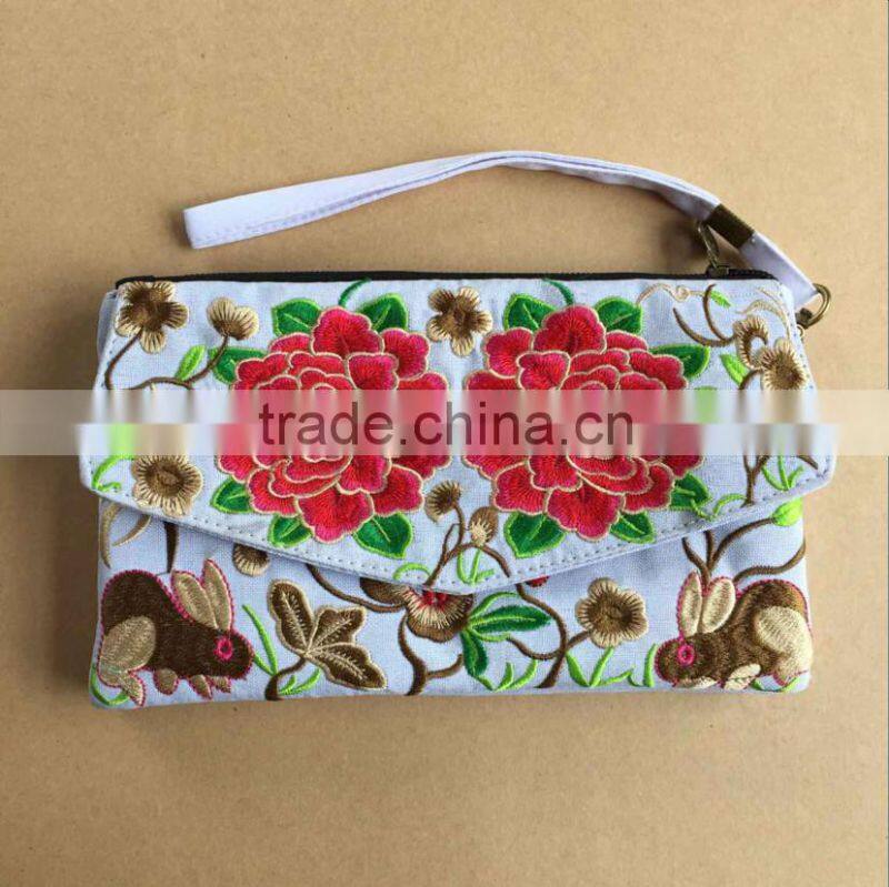 Wholesale price beautiful color clutch bag canvas material embroidery clutch bag