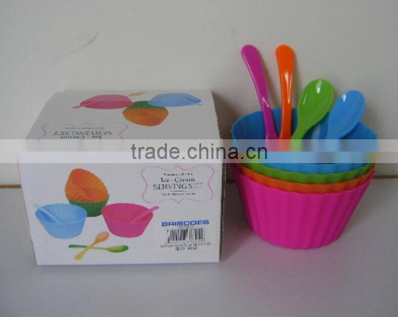 Set of 4 plastic ice cream bowls with spoons set in color box packing #TG20043