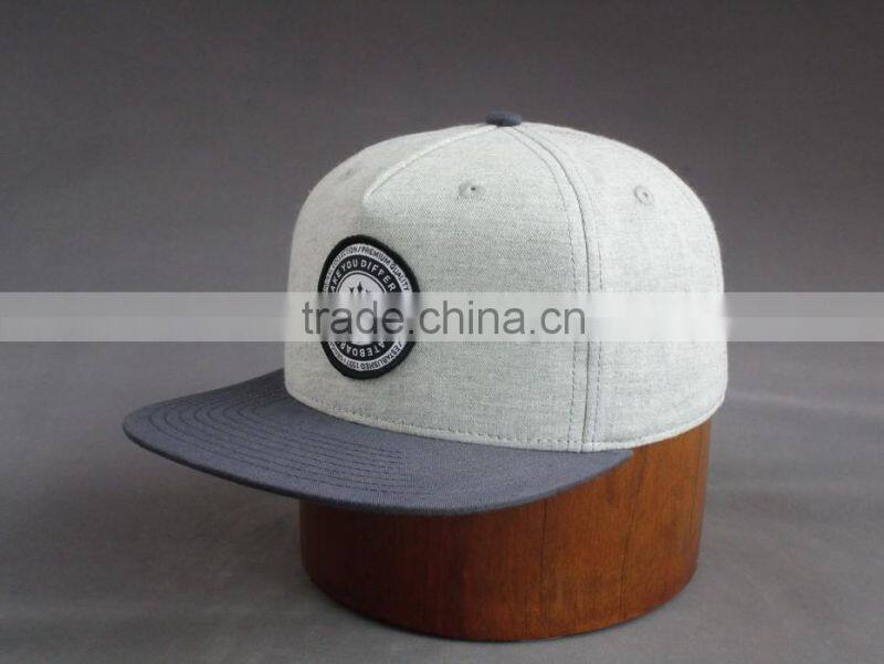 Custom 100% cotton 6-panel snapback cap with front woven label