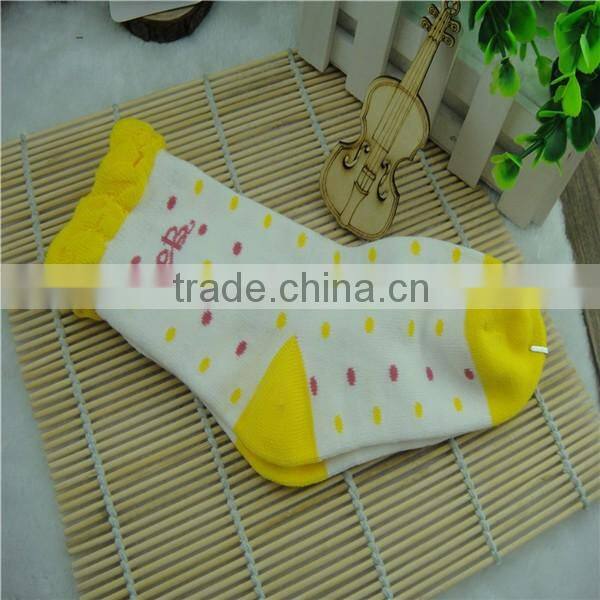 hot sale girls cotten socks factory custom white color , red and yellow drop style colorful