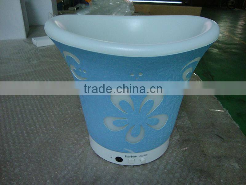 Manufacturer L36.5*W32.5*H27CM leather figure PE ice bucket stand lighted with remote control 16 mix changeable colors