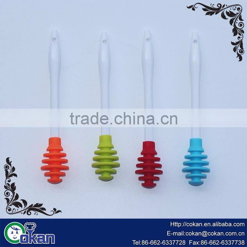 100% food grade silicone bee honey splash bar/honey muddler honey dipper mixing spoon honey stick with wood handle