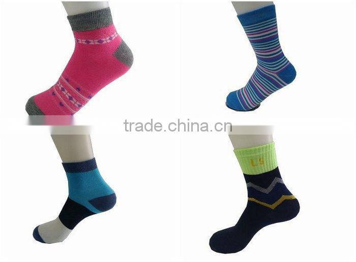Custom Logo Fashion Eco-Friendly Football Free Size Sports Socks