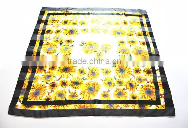 Fashion design 100%polyester scarf printed lady scarf