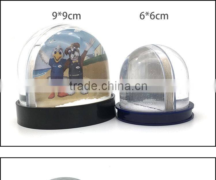 Put Photo in 6*6cm Acrylic Mini Snow Ball