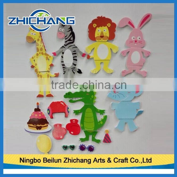 Low cost cute plastic bath toy