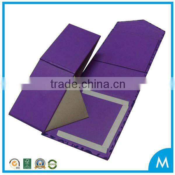 Foldable cardboard gift box with matt lamination