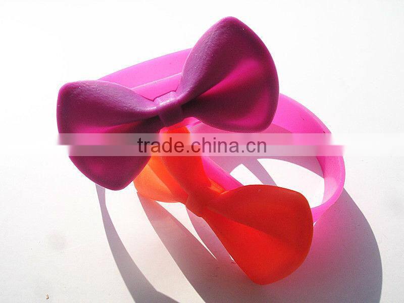 Bulk cheap custom silicon wristband