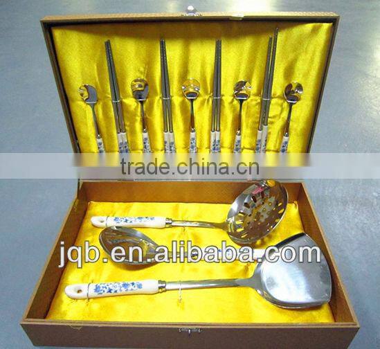 Ceramic handle gift flatware set with elegant wooden box