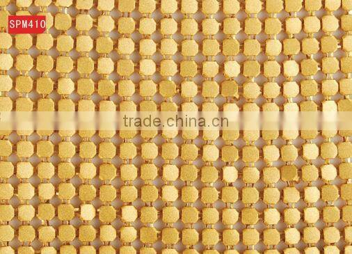 Shimmering mesh metal fabric for screen