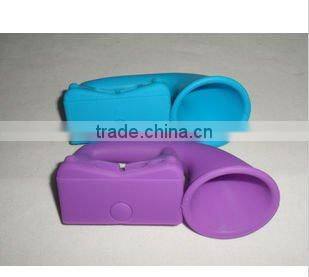 customized promotional speaker silicone phone stand holder for iphone 5
