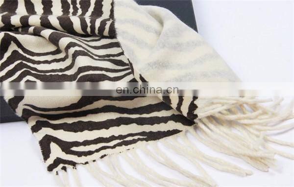 2017 factory direct sale double side tassel winter lady cashmere scarf twill fabric in print leopard zebra animal fabric scarf