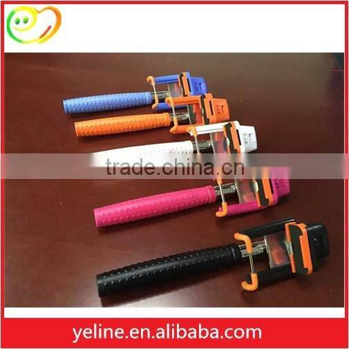 Selfie stick with bluetooth shutter remote button,cheap phone selfie holder